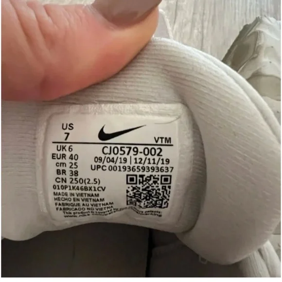 Nike Airmax 270 React ENG mens size 7B womens 8.5 - Picture 2 of 4